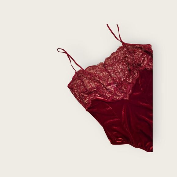 Vintage 90s Victoria's Secret red velvet lace bodice spaghetti strap bodysuit - Picture 3 of 5